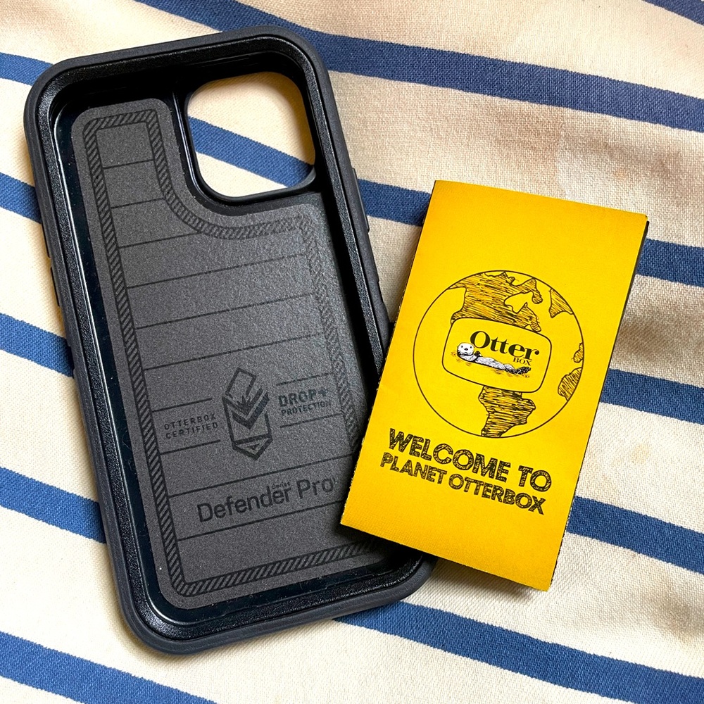 Otterbox iPhone 12 Defender Case